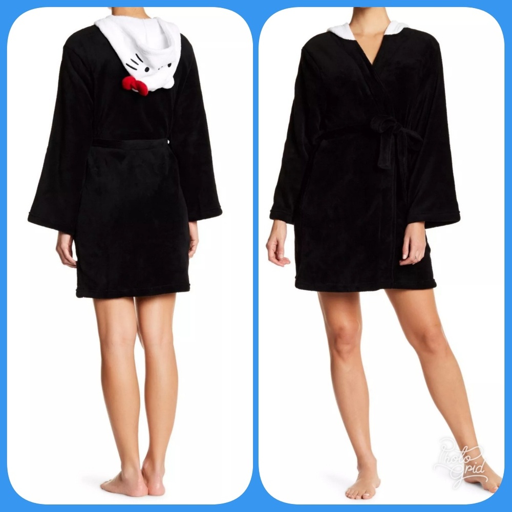 NEW Hello Kitty Women's Black White Hooded Robe